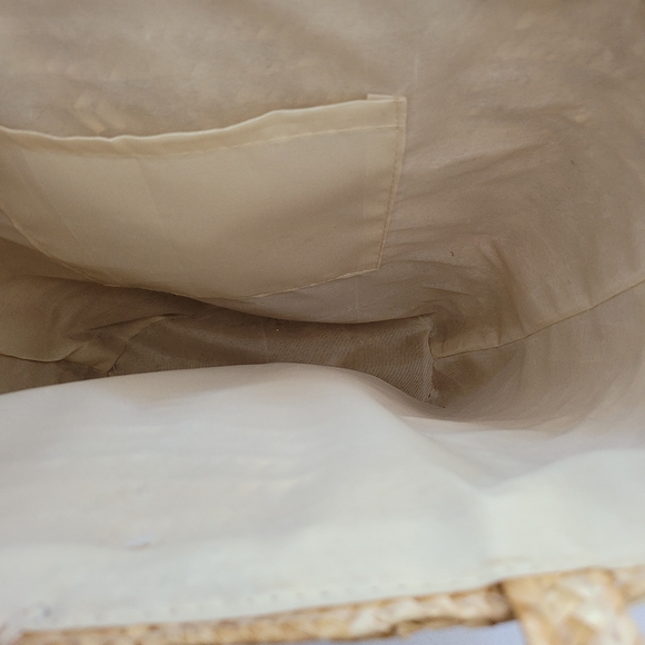 Artwinds Woven Straw Adult Tote Bag - Picture 4 of 8